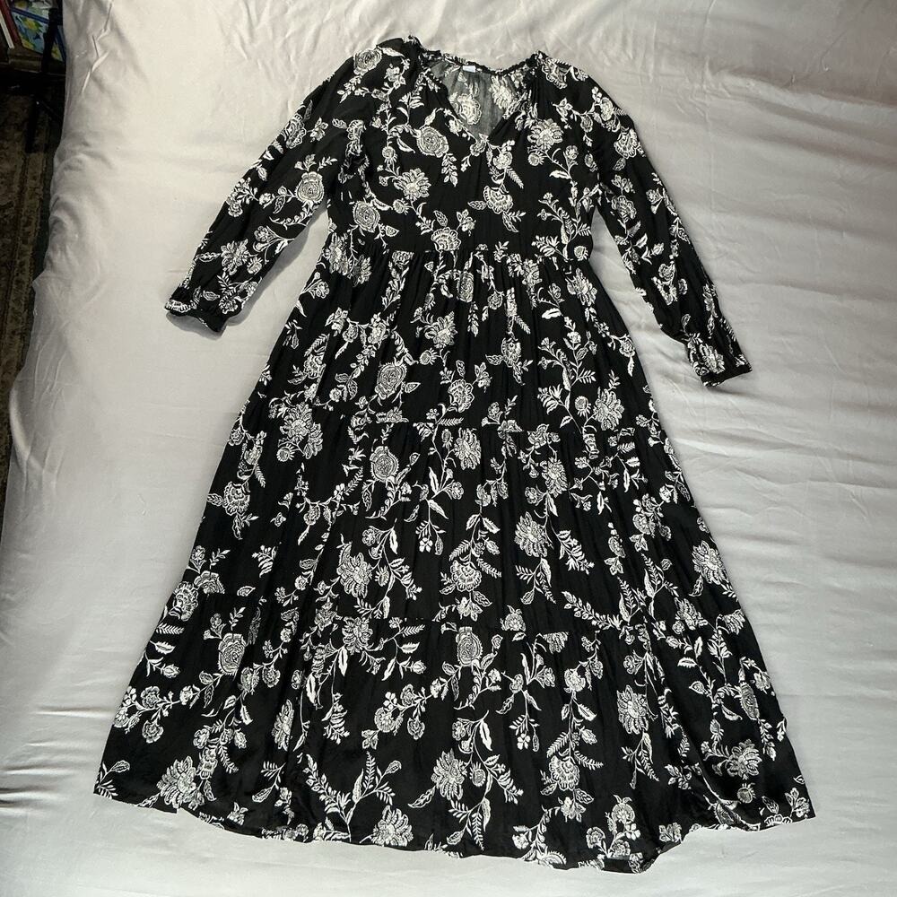 Old Navy Tiered Maxi Dress Size M Dark Cottagecore Floral Prairie Flowy Modest - Picture 15 of 15